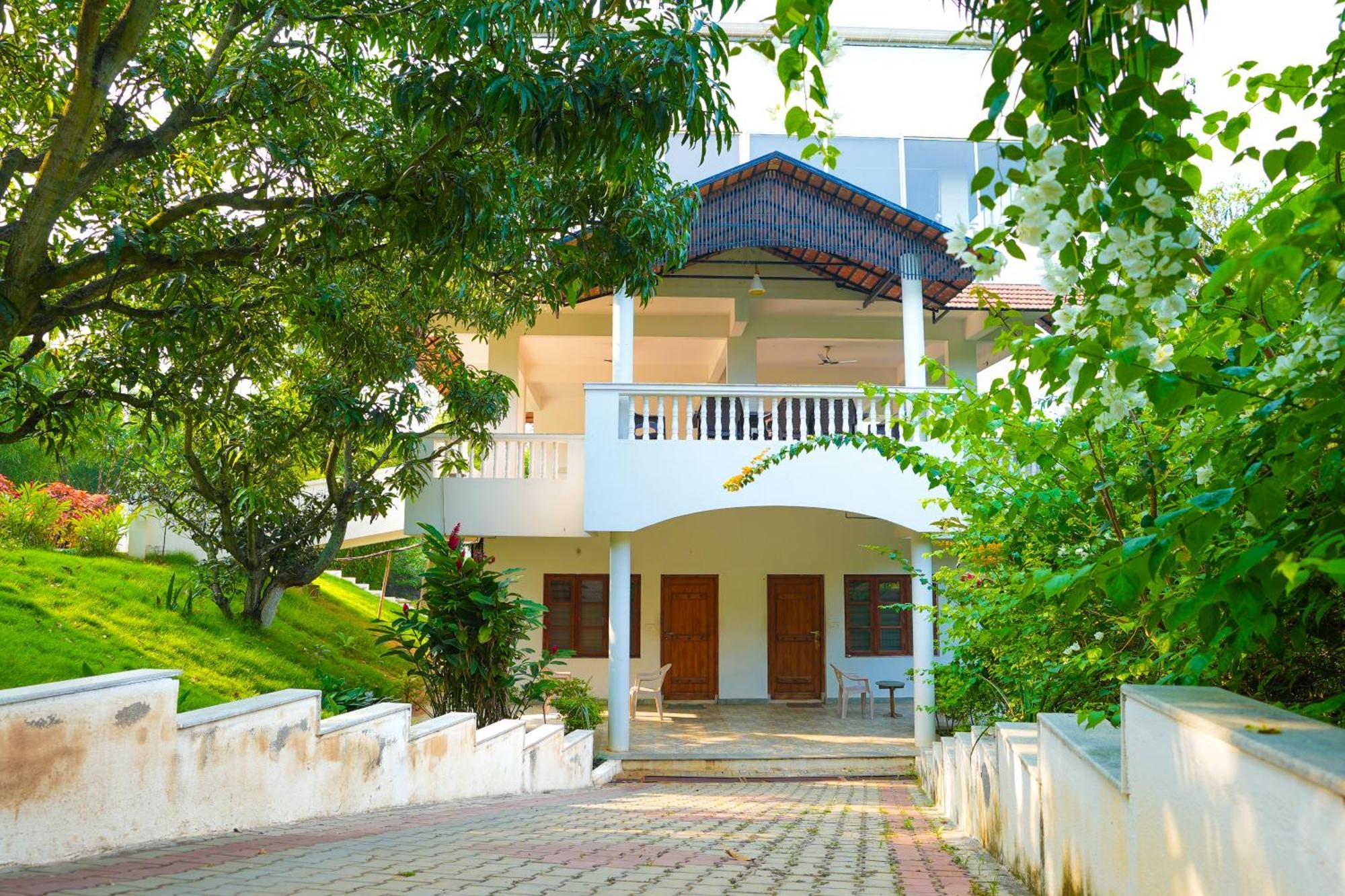 Bana The Wild Waters Hotel Muduvadi Exterior photo